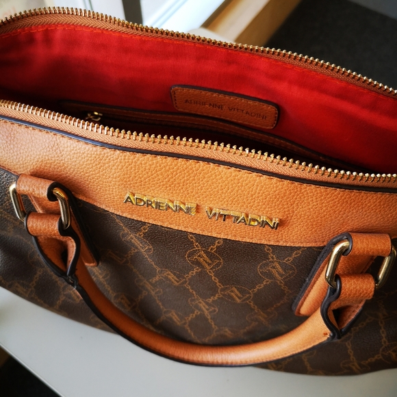 Adrienne Vittadini Bag - Picture 5 of 6